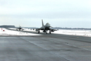 Llegada de dos aviónes C.16 Eurofighter a la  base aérea de Ämari (Estonia)