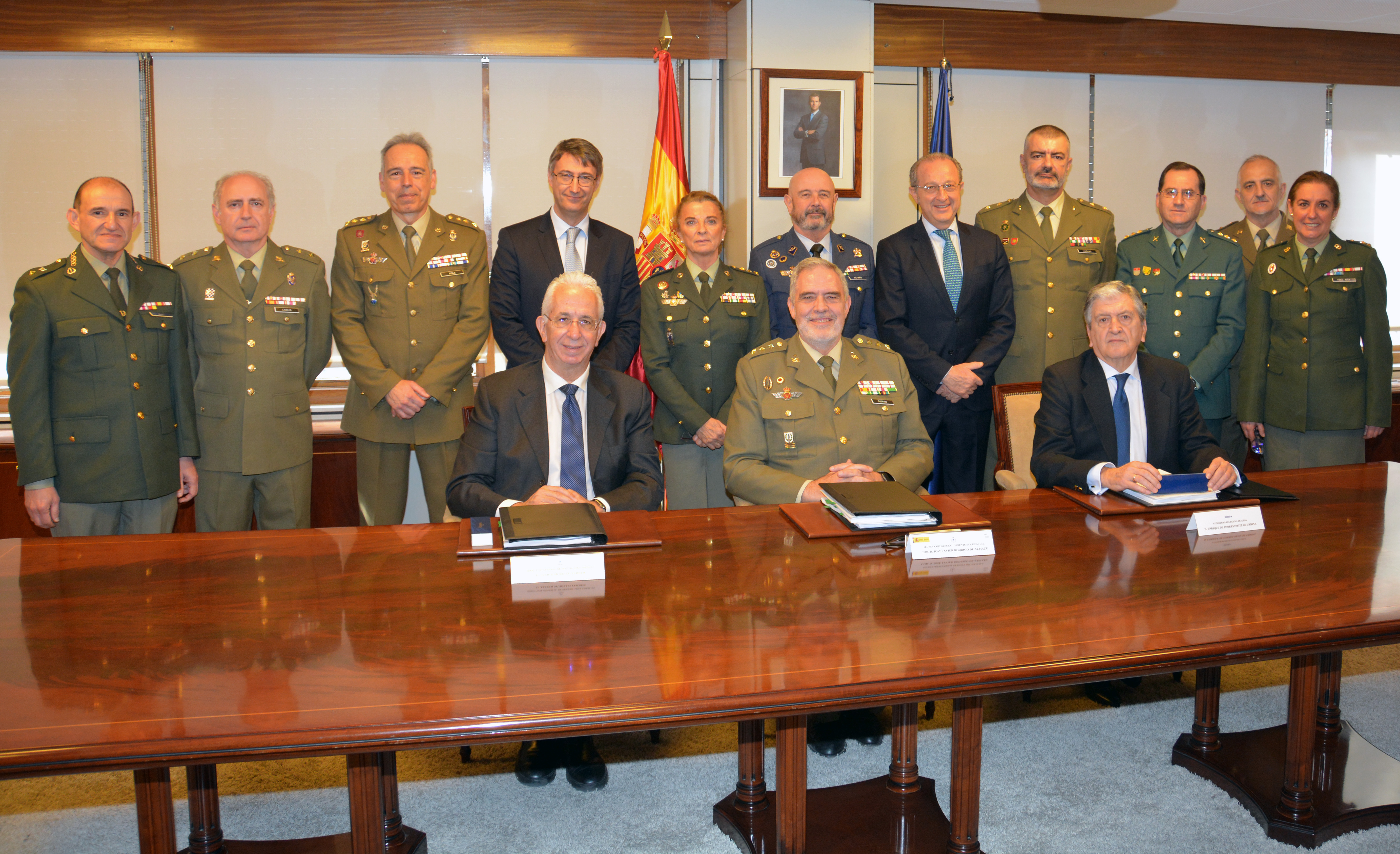 El Instituto Social de las Fuerzas Armadas (ISFAS) firma el concierto de asistencia sanitaria para 2025-2026