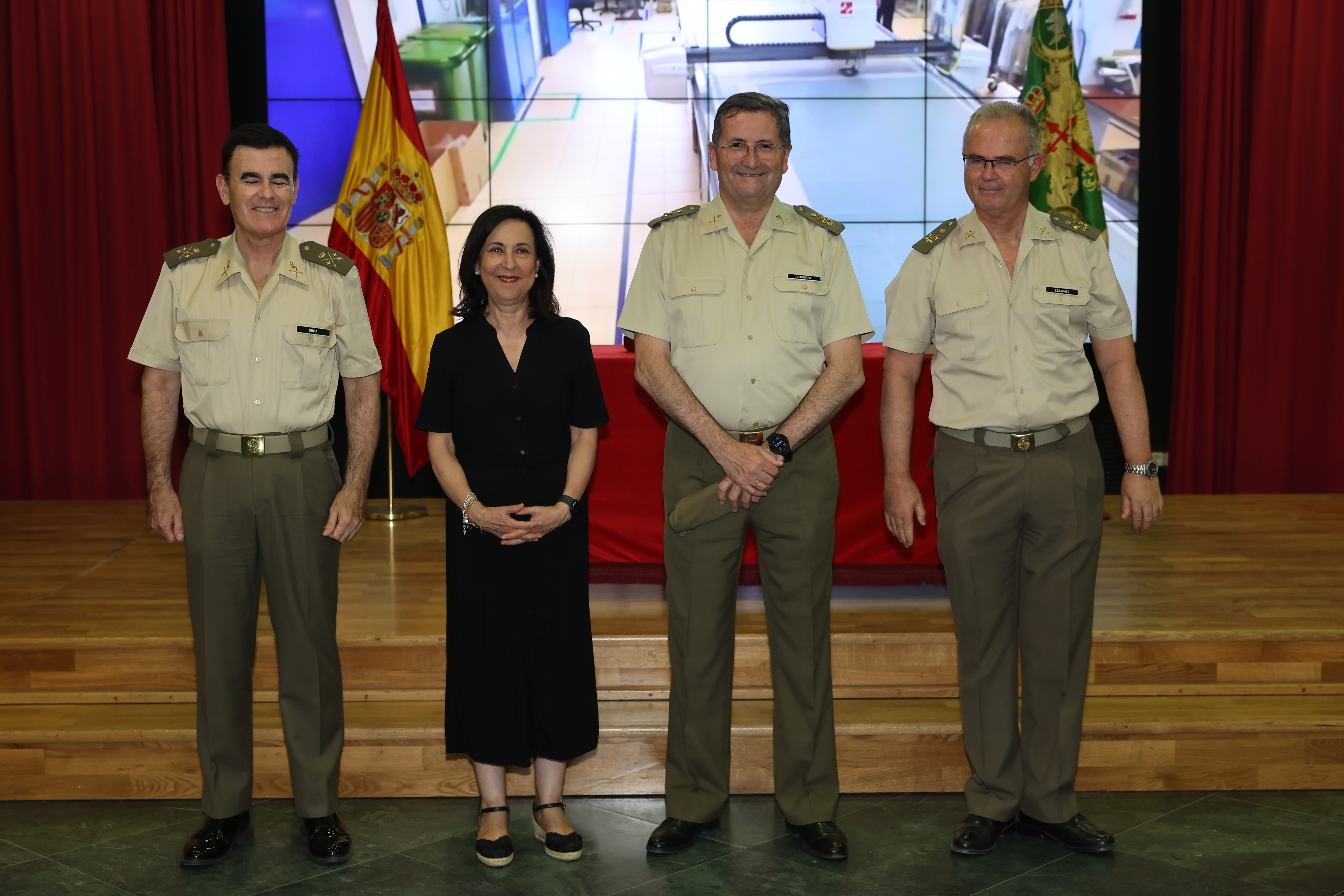 Margarita Robles destaca la labor decisiva del MALE en la transformación logística y tecnológica del Ejército de Tierra