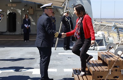 Margarita Robles: “Es un orgullo trasladarles, en persona, el reconocimiento que merecen”