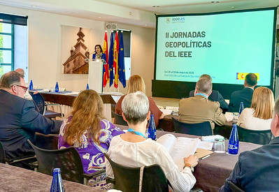 Margarita Robles: “En tiempos convulsos, las Fuerzas Armadas españolas siguen siendo un referente por la paz”