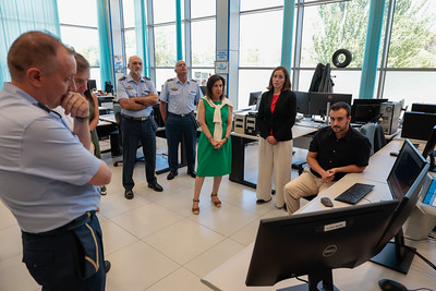 Visita de la ministra de Defensa al CLAEX