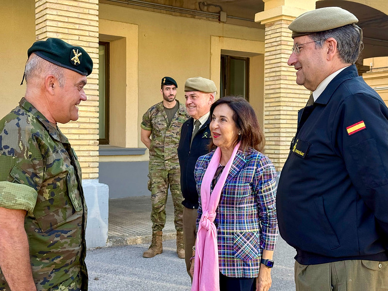 Robles visita la División ‘Castillejos’