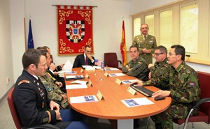 El Embajador Costos fue informado sobre las misiones del C-IED COE