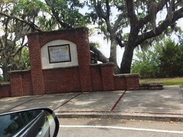 Placa conmemorativa en Santa Elena