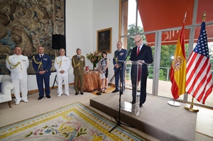 El Embajador Gil-Casares dirigiéndose a los invitados