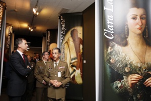 King Phillip touring the exhibit, accompanied by its organizer