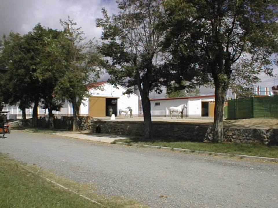 Vista Exterior de las Cuadras