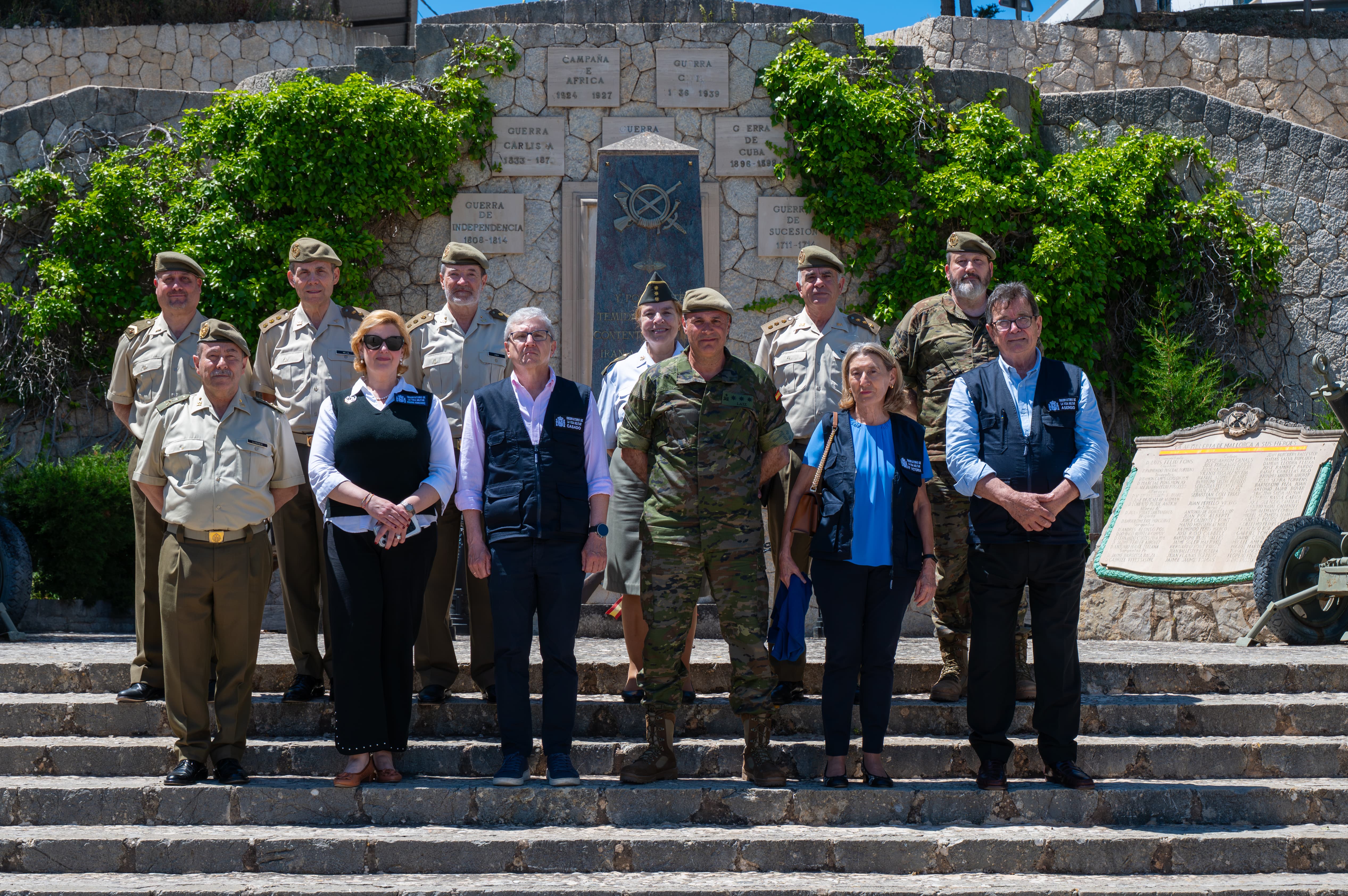 El Observatorio de la Vida Militar visita el Regimiento de Infantería "Palma" nº 47 y la Unidad de Servicios de Acuartelamiento "Jaime II"