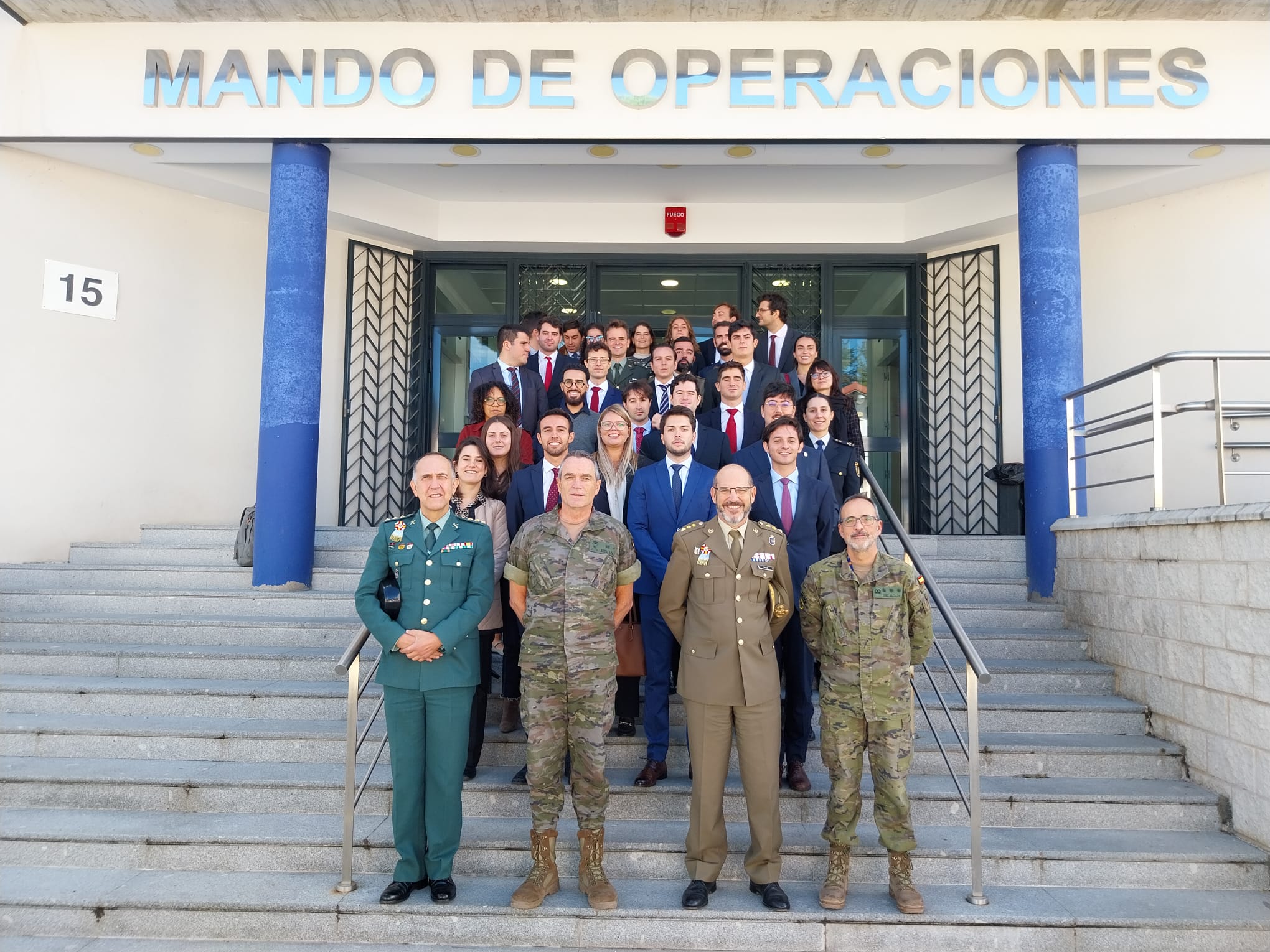 Visita del XIII Curso de Defensa Nacional para Jóvenes (CDNJ) al Mando de Operaciones