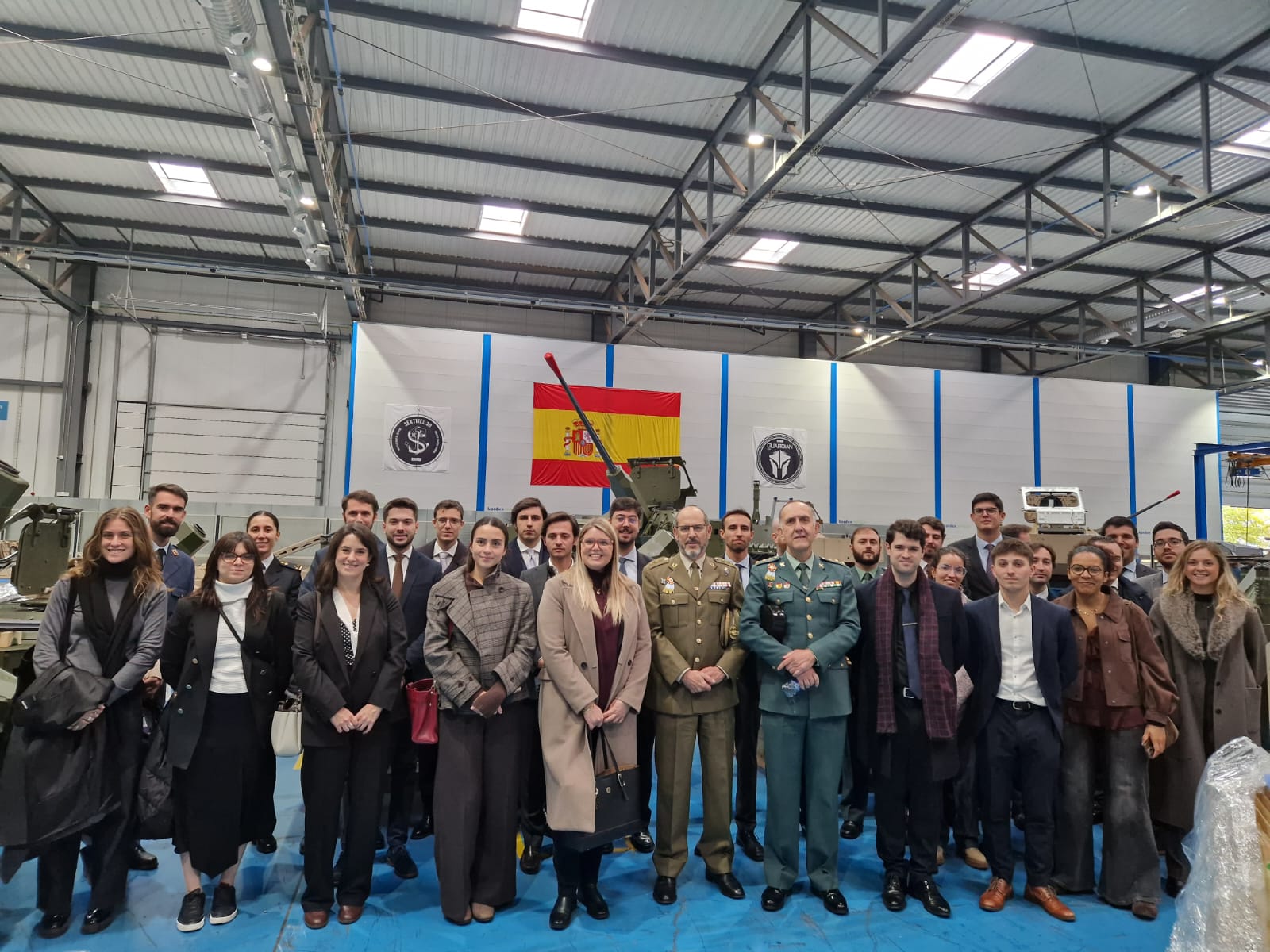 Visita del XIII Curso de Defensa Nacional para Jóvenes a la empresa Escribano Mechanical & Engineering