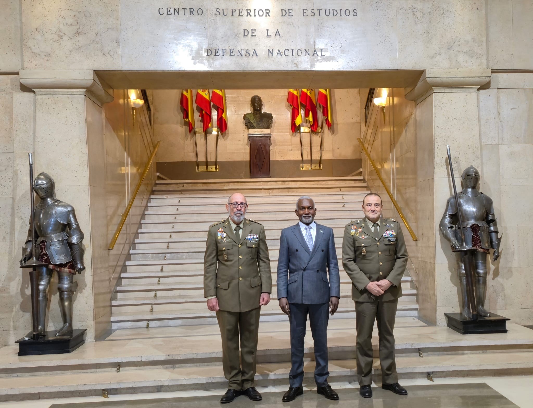 DICESEDEN, Ministro Asuntos Exteriores de Nigeria y Director del IEEE