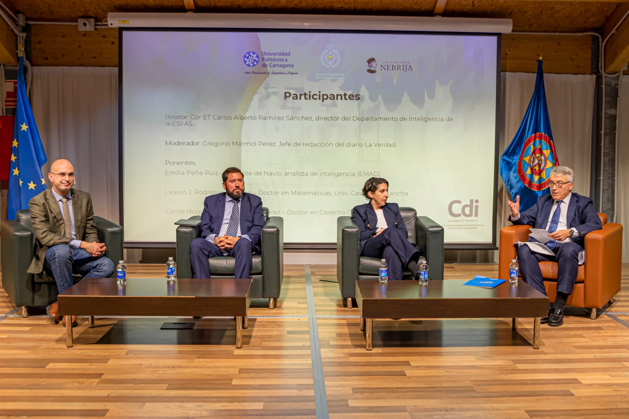 Ponentes y moderador