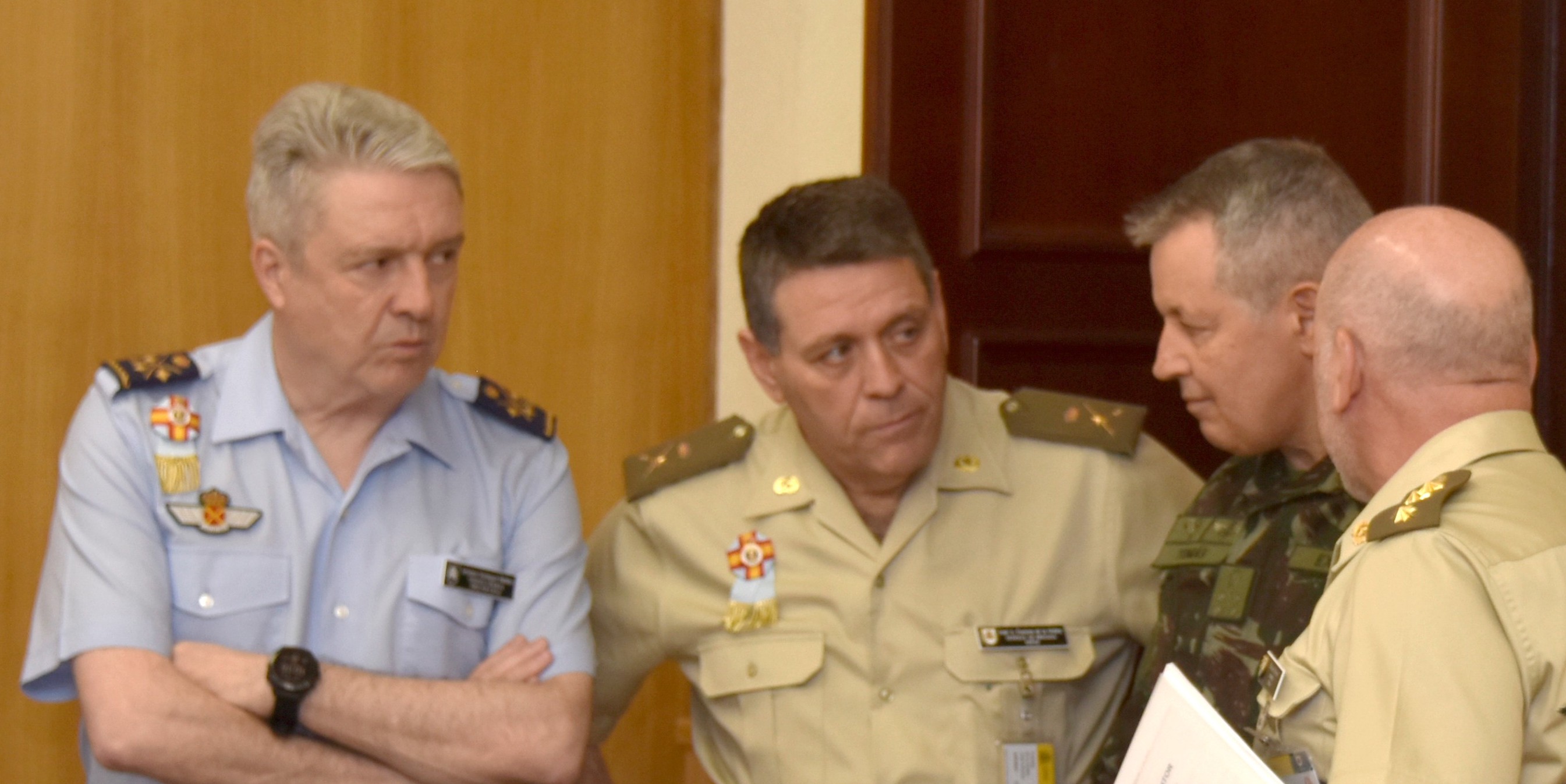 El comandante del Ejército de Brasil visita el CESEDEN