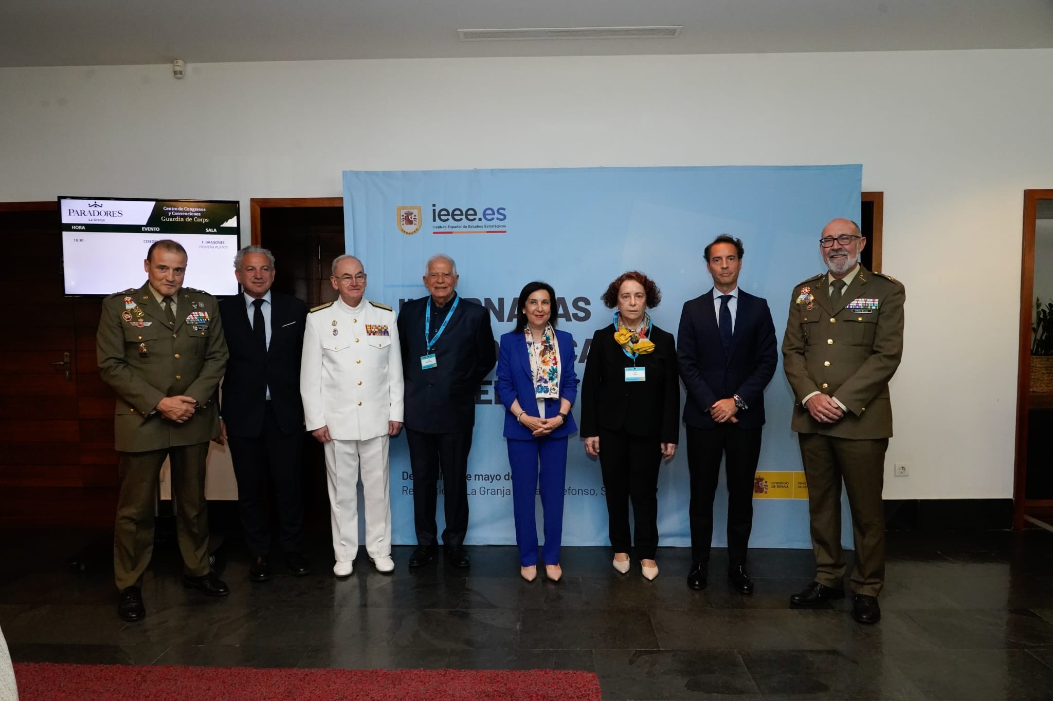 Autoridades asistentes a la inauguración