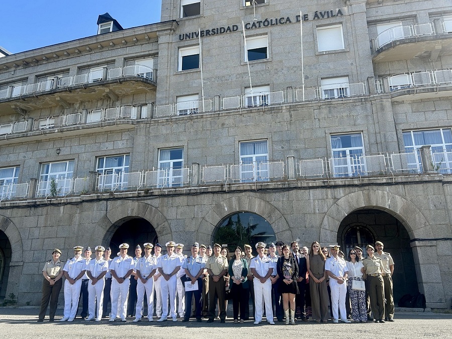 Asistentes y autoridades