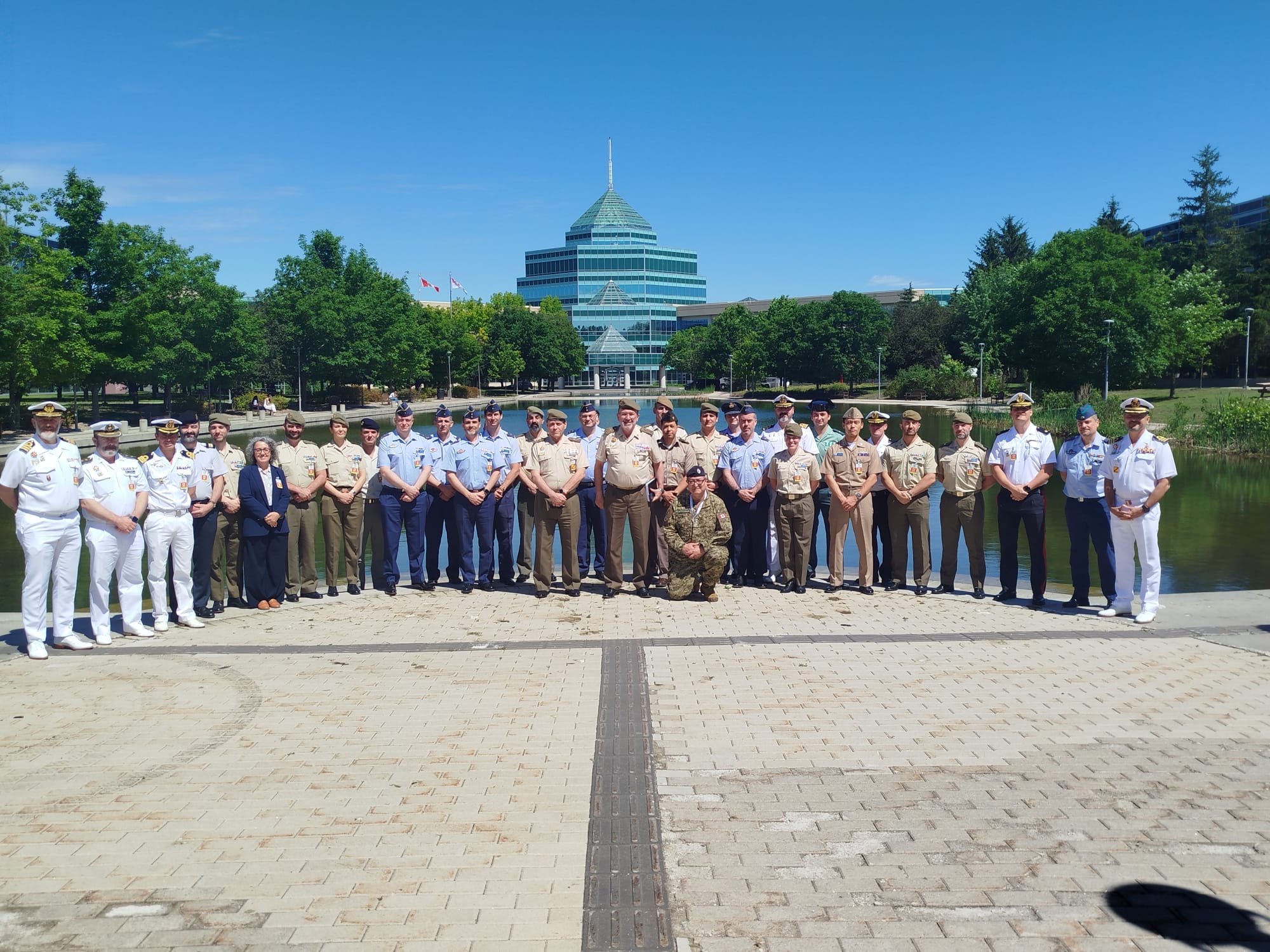 visita al Canadian Joint Operations Command