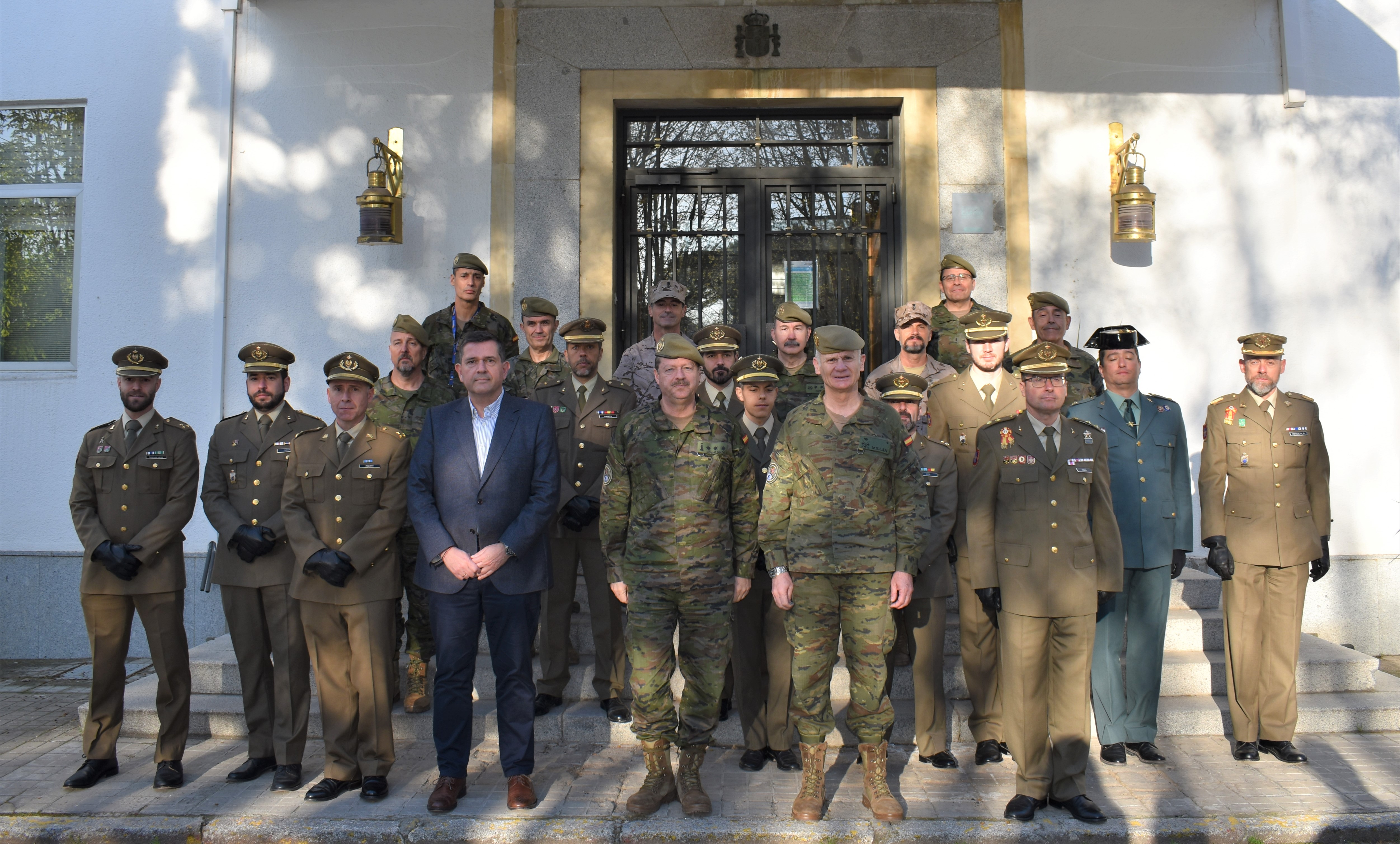 El XLVII Curso de Informática Militar visita el CESTIC