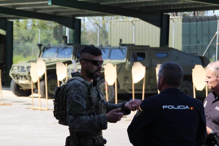 'Brifing' conjunto previo a una operación con participación de capacidades militares y policiales