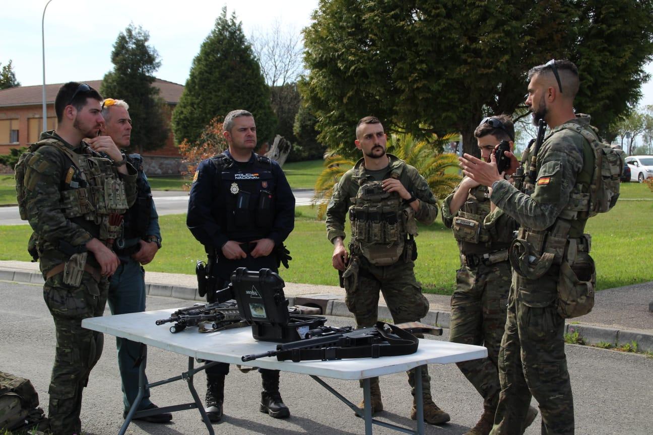 Militares de la BRILAT realizan ejercicios conjuntos de entrenamiento con miembros de la IX UIP de la Policía Nacional