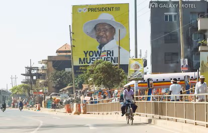 Cartel electoral de Museveni en las calles de Kampala