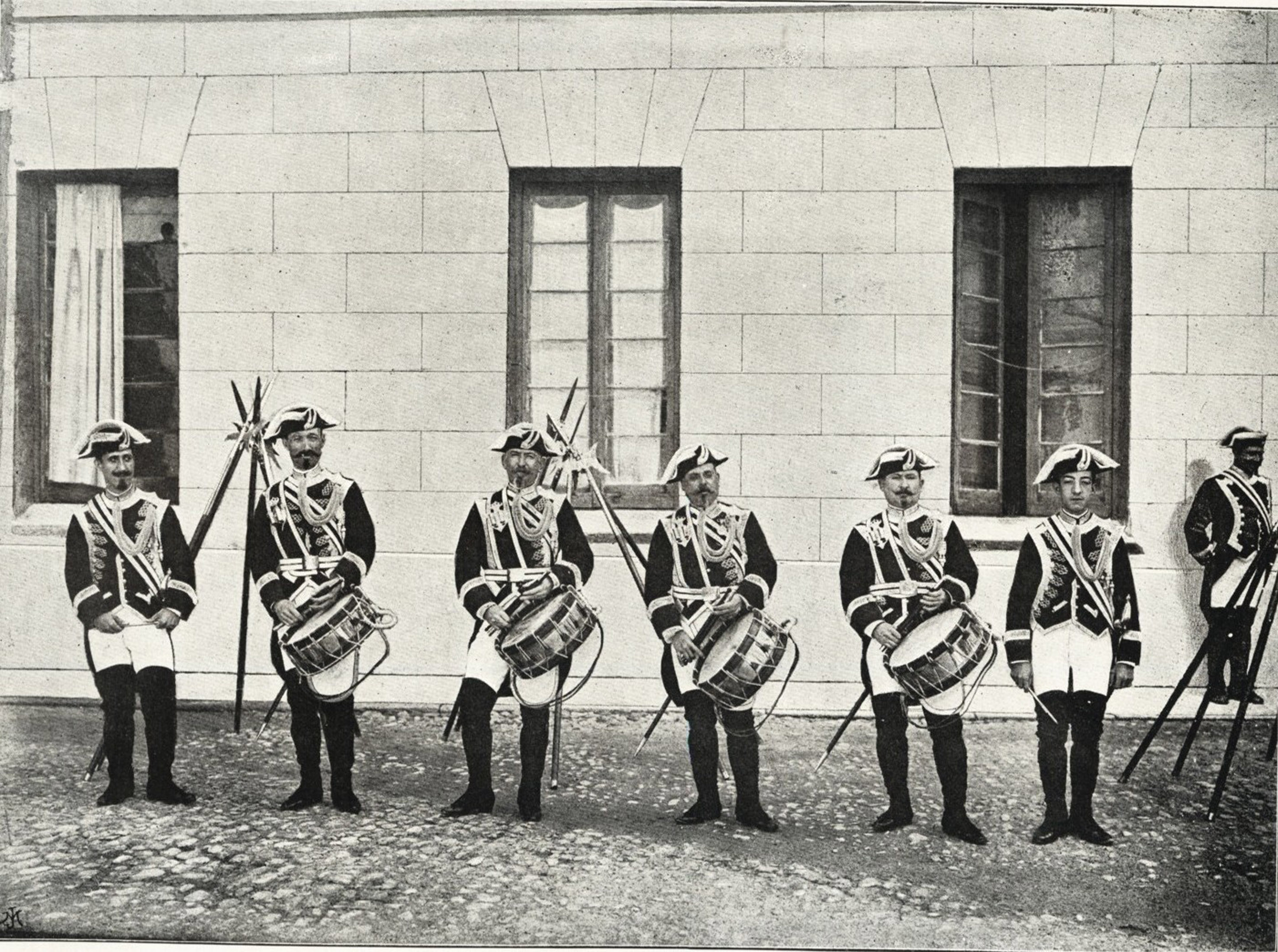 Pífanos y tambores de la Banda del Real Cuerpo de Alabarderos