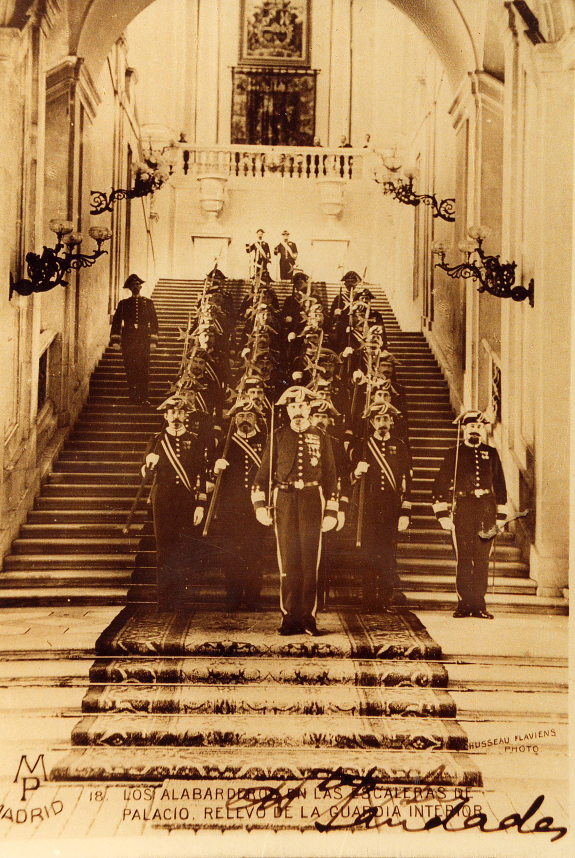 Relevo de la Guardia interior de palacio