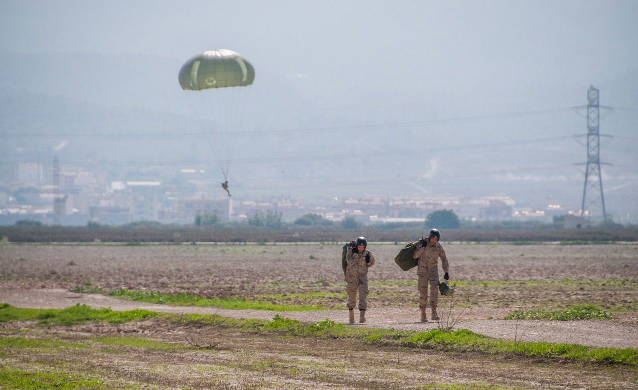 La Escuadrilla 'Plus Ultra' en un salto paracaidista el pasado año