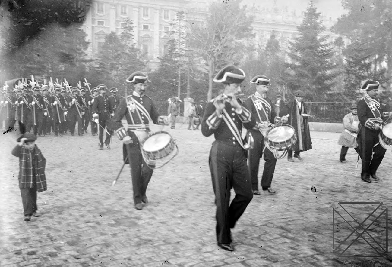 Banda del Real Cuerpo de Guardias Alabarderos en tiempos del rey Alfonso XIII