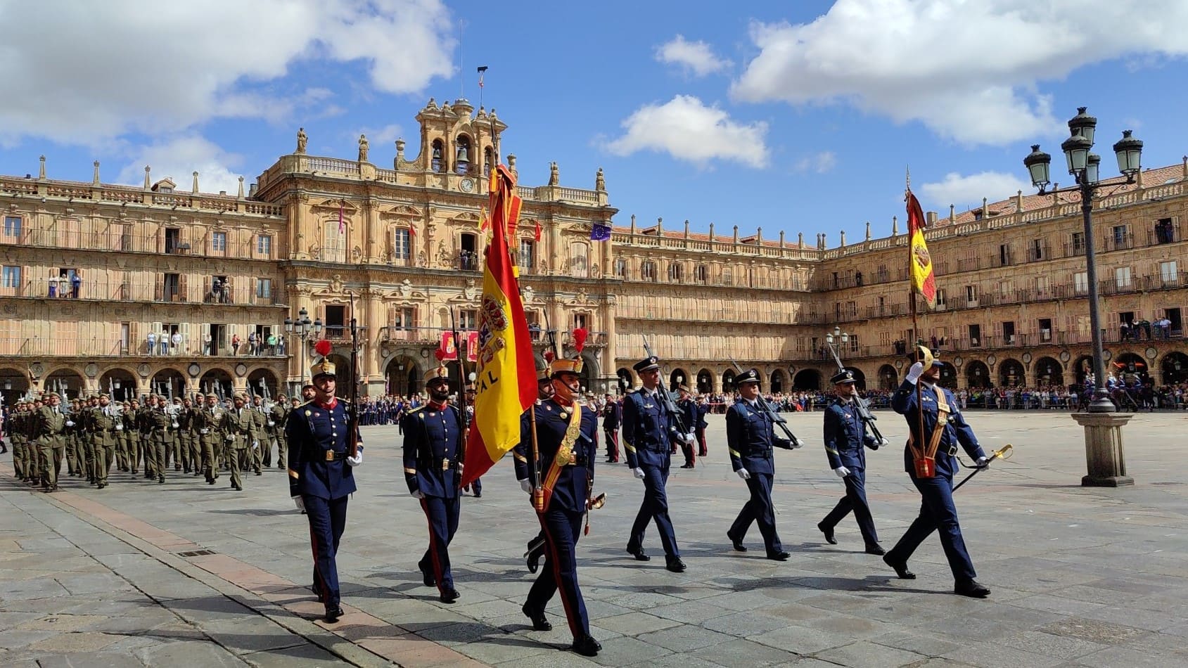 Fotografía de la parada militar que tuvo lugar el 17 de septiembre durante el ejercicio Salamanca 2023