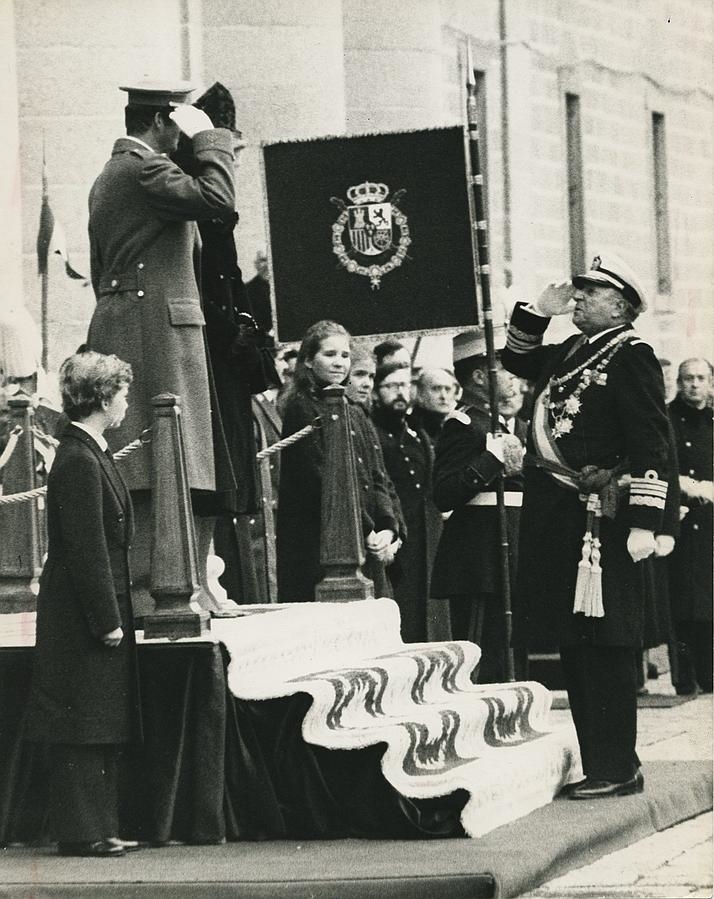 Honras Fúnebres durante el traslado de los restos de S. M. Alfonso XIII
