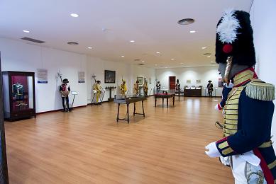 Uniformes de la primera planta de la Sala histórica