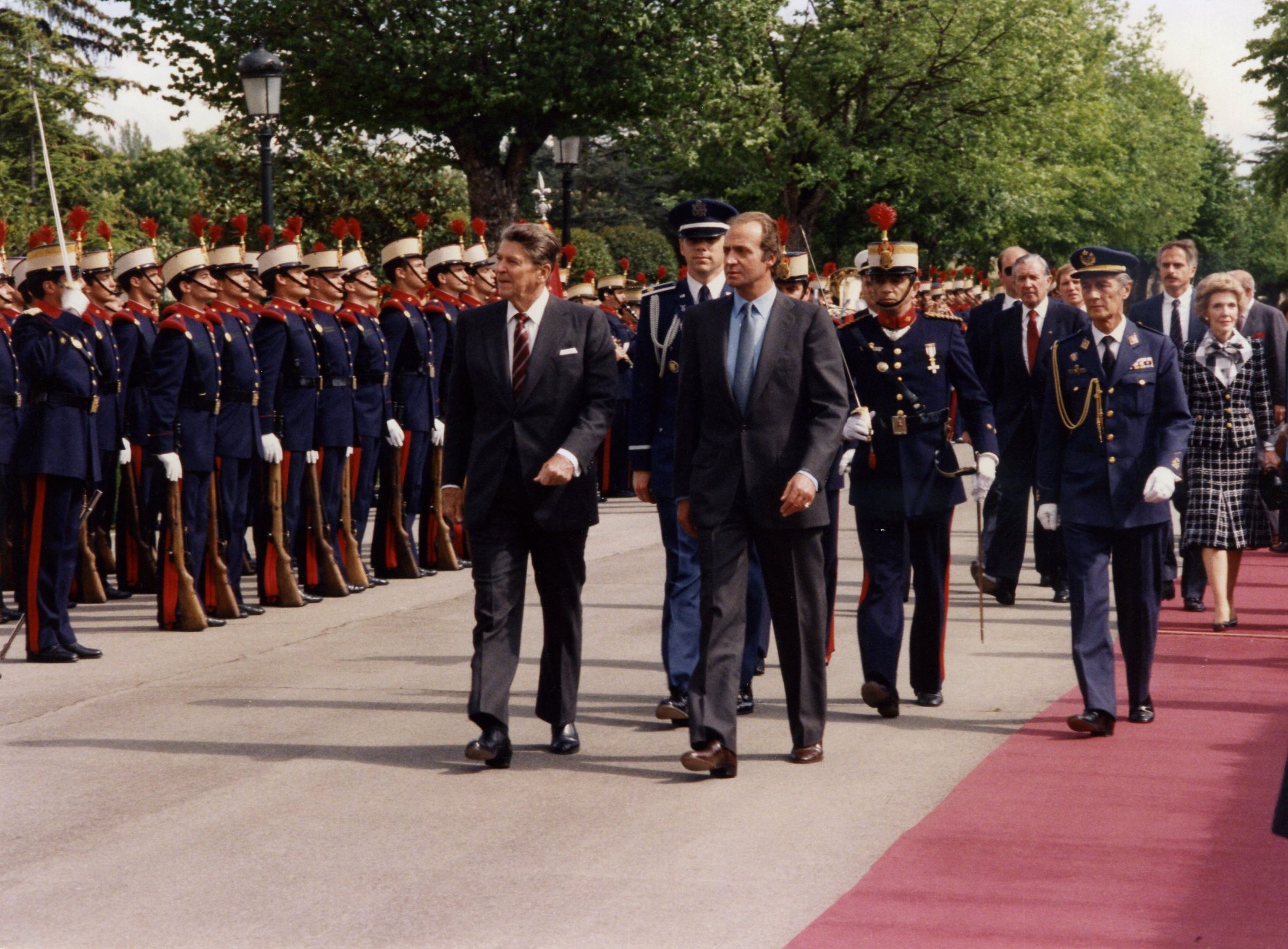 S. M. el Rey Juan Carlos junto al presidente Ronald Reagan en el Palacio de El Pardo