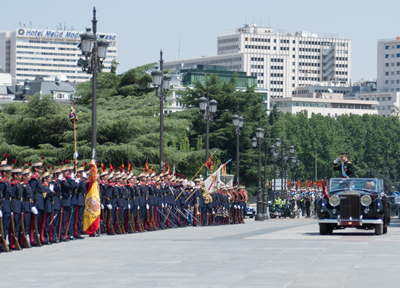 Revista de S. M. el Rey Felipe VI con ocasión de los actos desarrollados el día de su proclamación