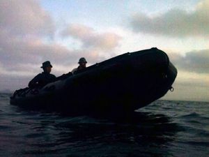 Ejercicio de manejo de embarcaciones