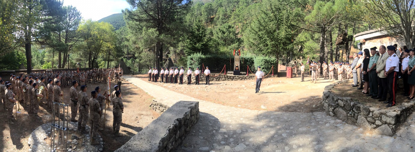 Acto de homenaje ante el busto erigido en su recuerdo