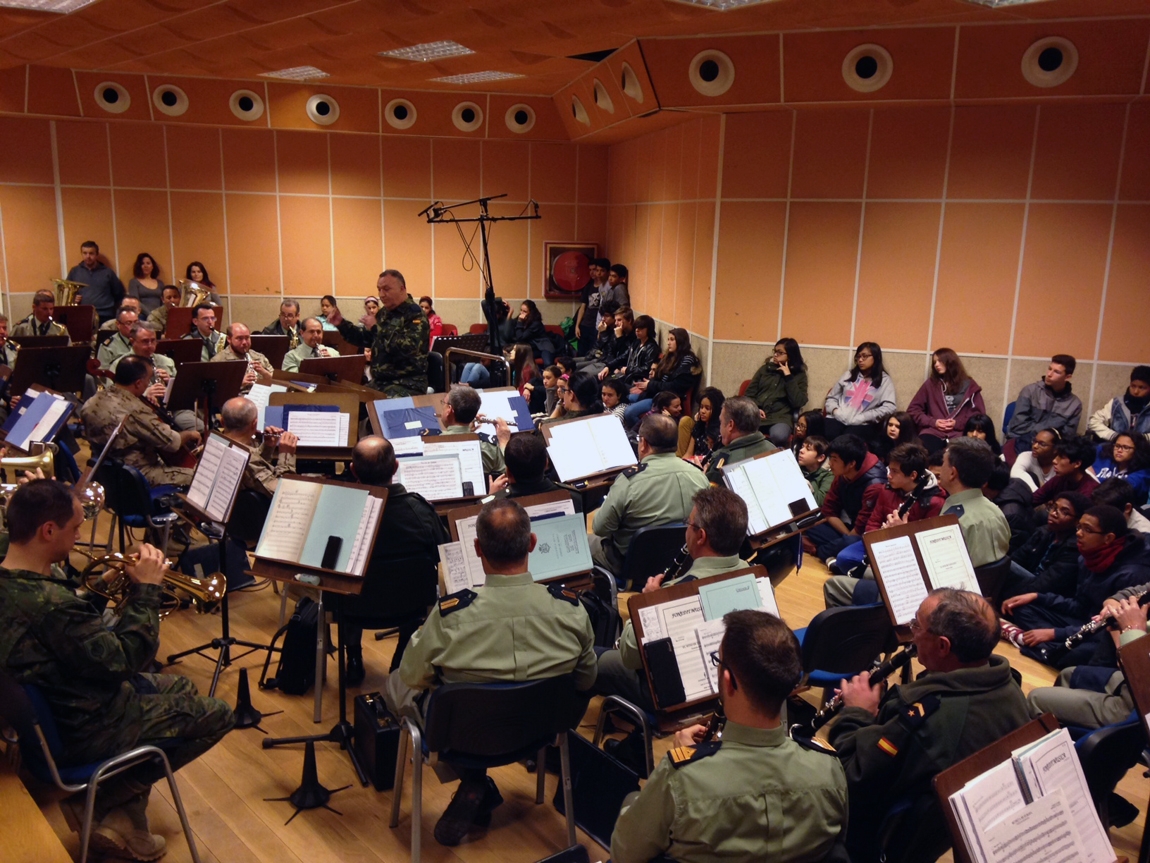 Alumnos del instituto Lope de Vega durante el ensayo