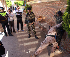 Colaboración de los Alabarderos con la Policía Local de la comarca de Antequera