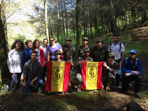 Marcha con la población civil de Villanueva de Algaidas