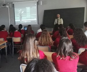 Charla sobre la Guardia Real ofrecida a los alumnos del instituto 'Sierra Blanca' de Málaga