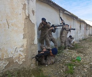 Adiestramiento contra acciones especiales de la escuadrilla 'Plus Ultra' en Bobadilla