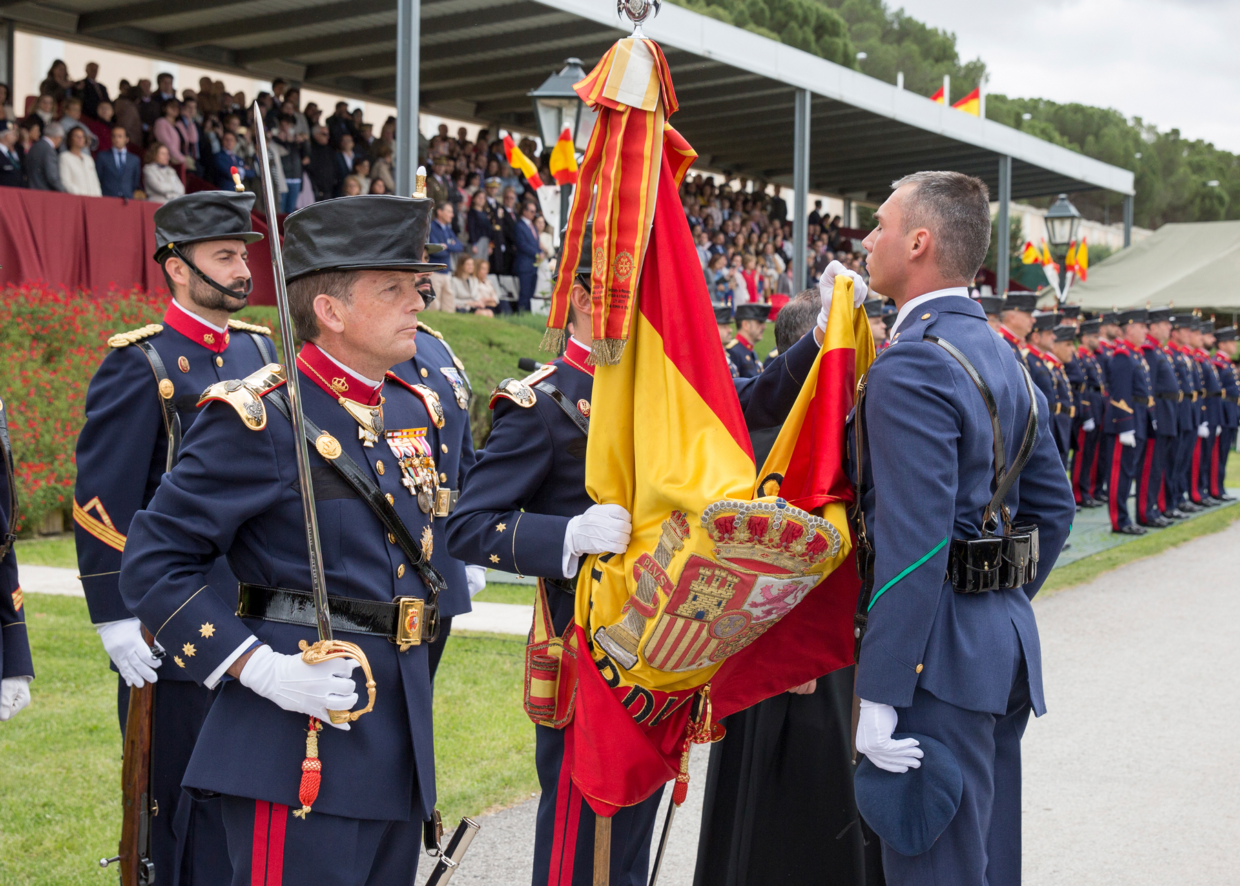 Jura de Bandera de los nuevos guardias reales