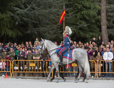 Pareja de Lancero y Coracero del Escuadrón de Escolta Real durante su exhibición en Xinzo de Limia