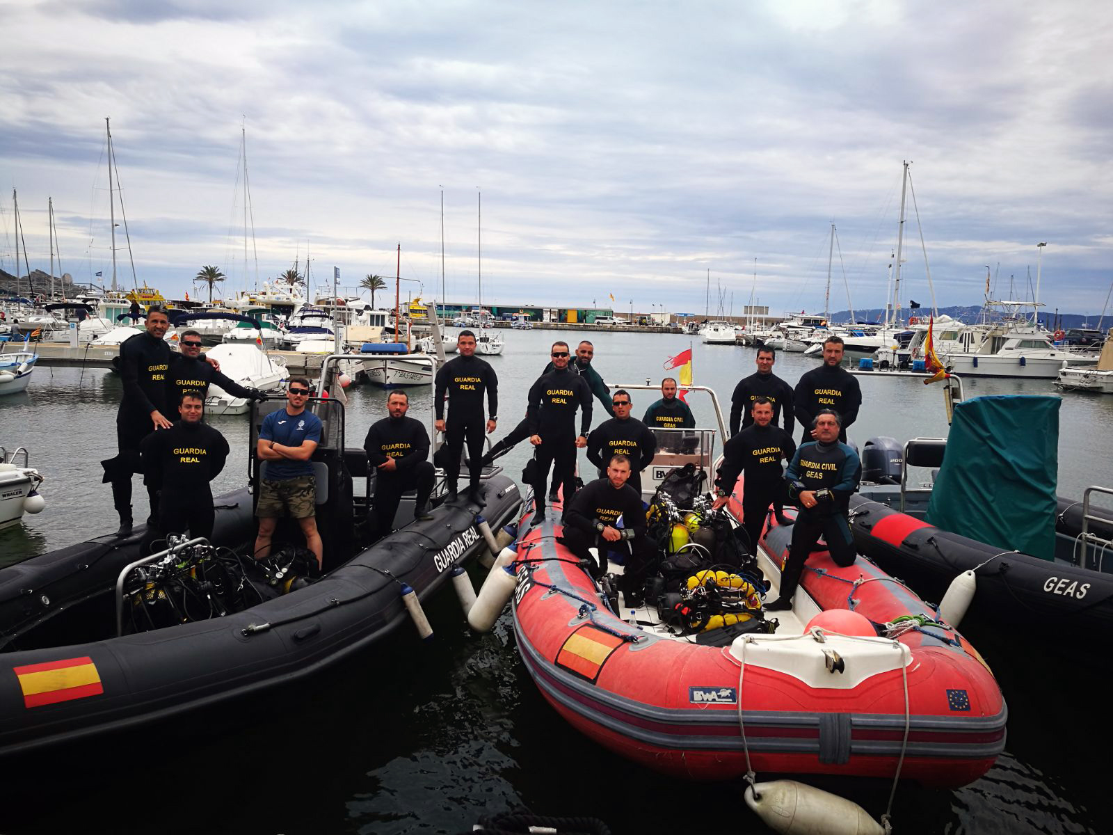 Componentes del GRUBUC junto al GEAS