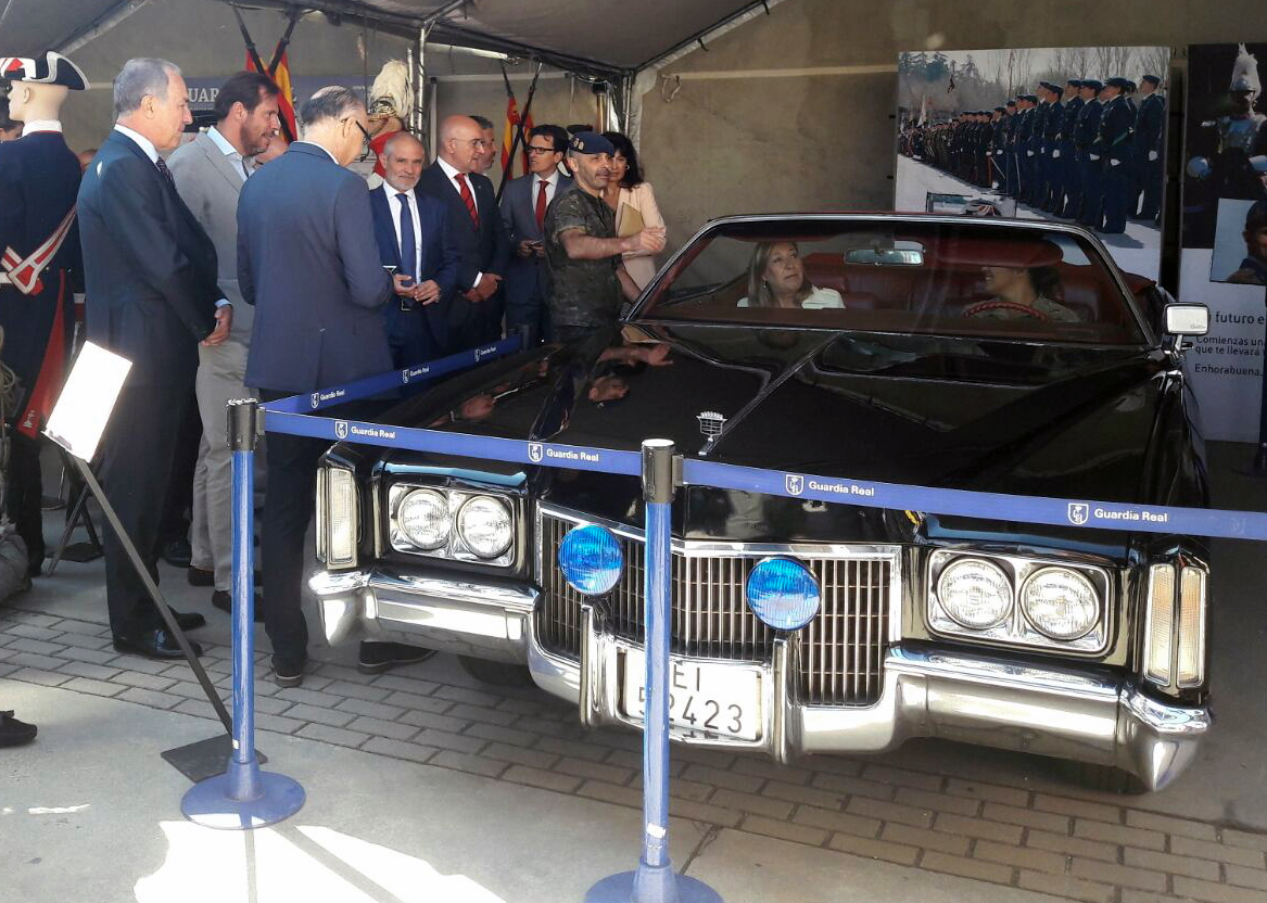 Vehículo Cadillac Eldorado utilizado en las caravanas de alta representación 