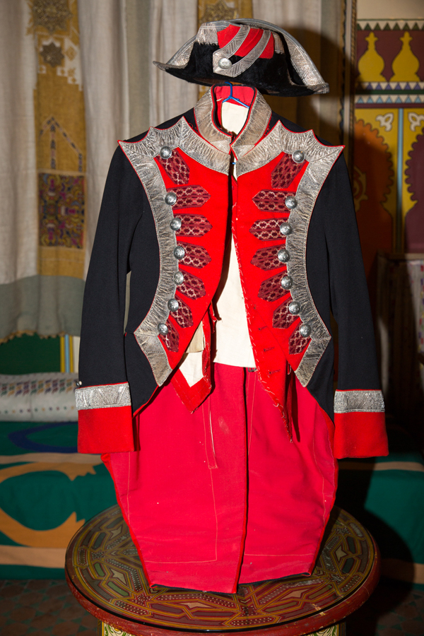 Uniforme de la época del rey Alfonso XIII que perteneció a D. Miguel González Sánchez-Grande