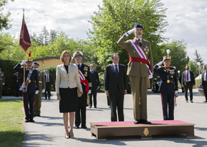 S.M. el Rey estuvo acompañado de la Ministra de Defensa, Mª Dolores de Cospedal