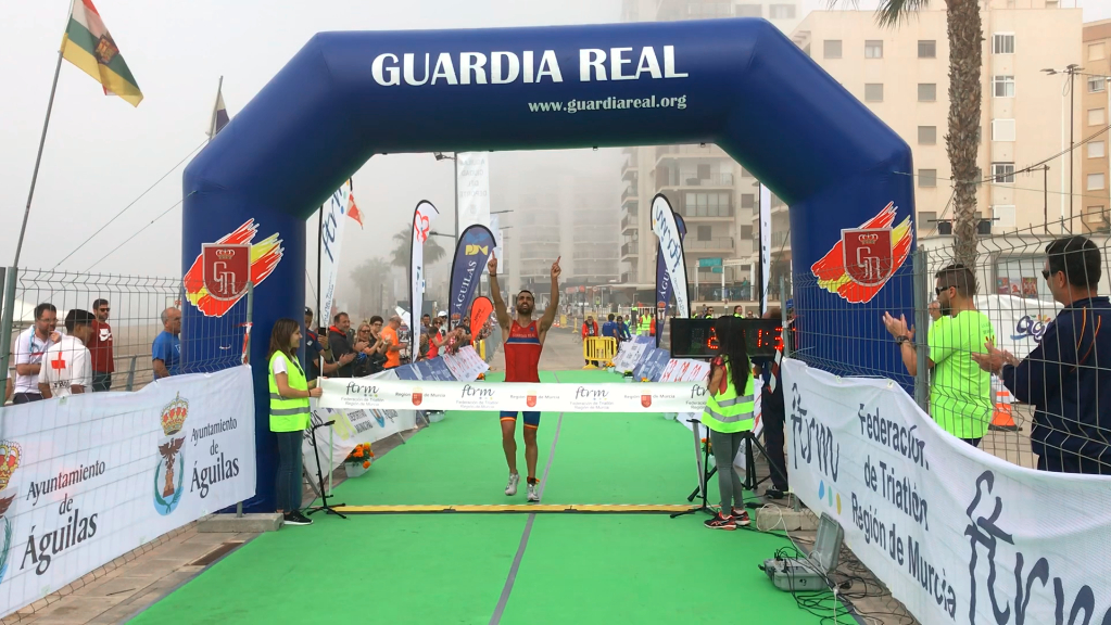 Entrada en meta del guardia real Alberto Rodríguez