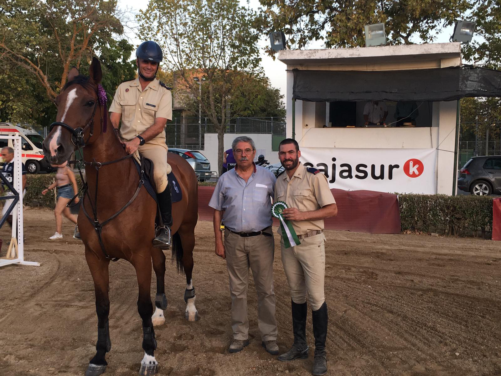 El capitán Herráiz con la yegua Greta