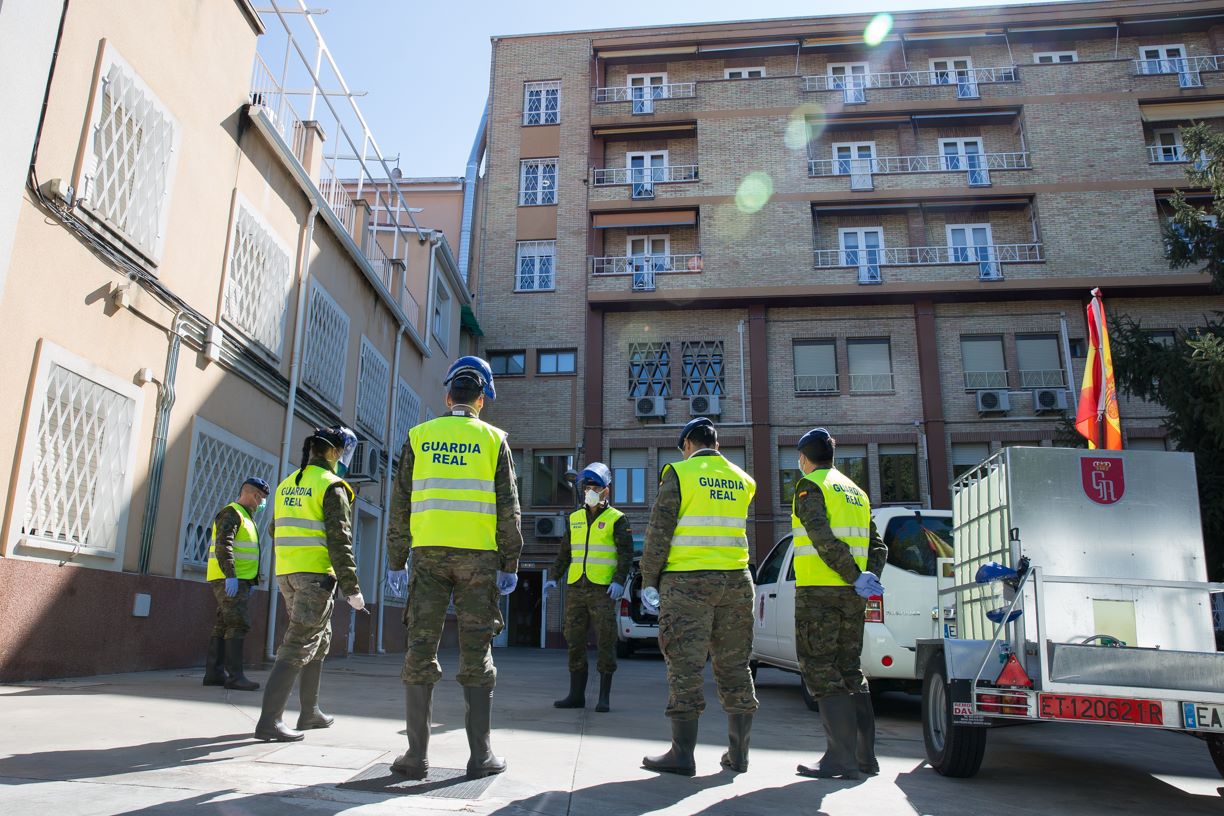 Preparando la descontaminación en la residencia de ancianos Jesús Nazareno
